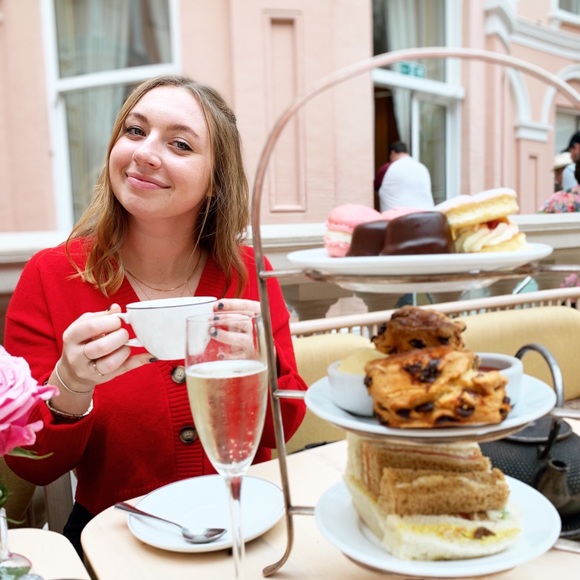 Meet your Posher, Mandi - Picture 1 of 2